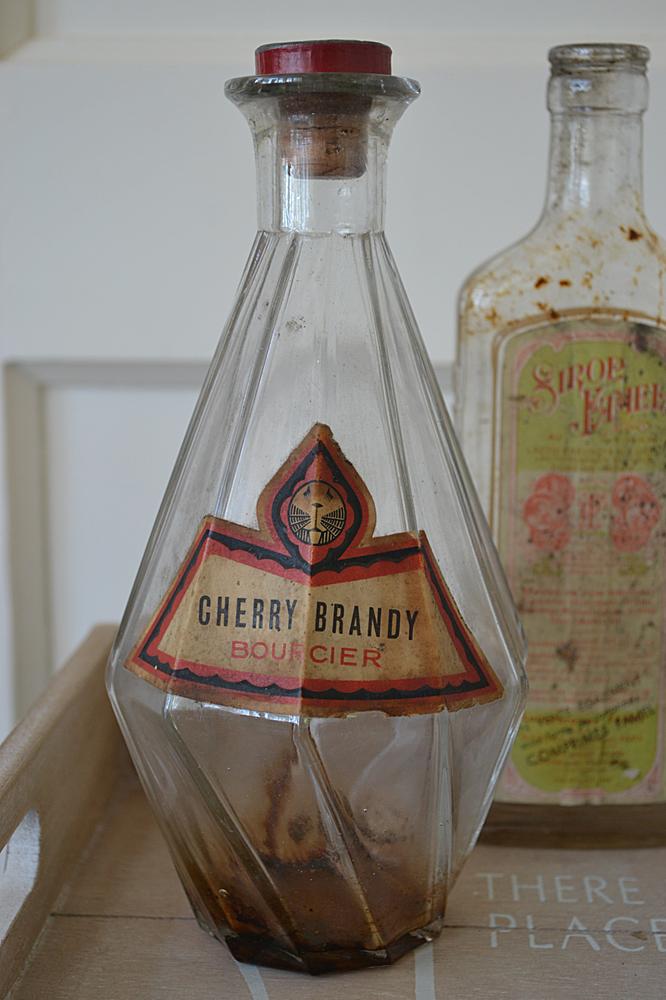 Oud flesje, Cherry Brandy