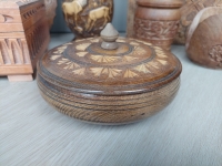 Doos / pot houtsnijwerk
