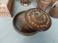 Doos / pot houtsnijwerk