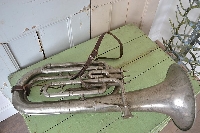 Oude tuba uit Parijs